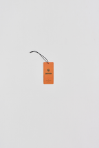 Côté orange de la carte parfumée avec des logos de marque sur fond blanc
