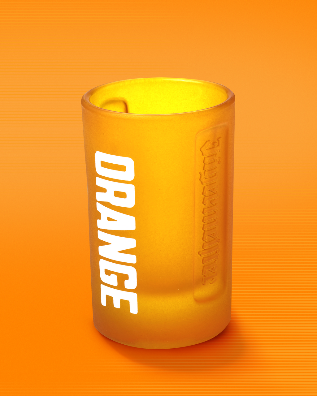 Verre à shot Jägermeister Orange avec le texte « ORANGE » 